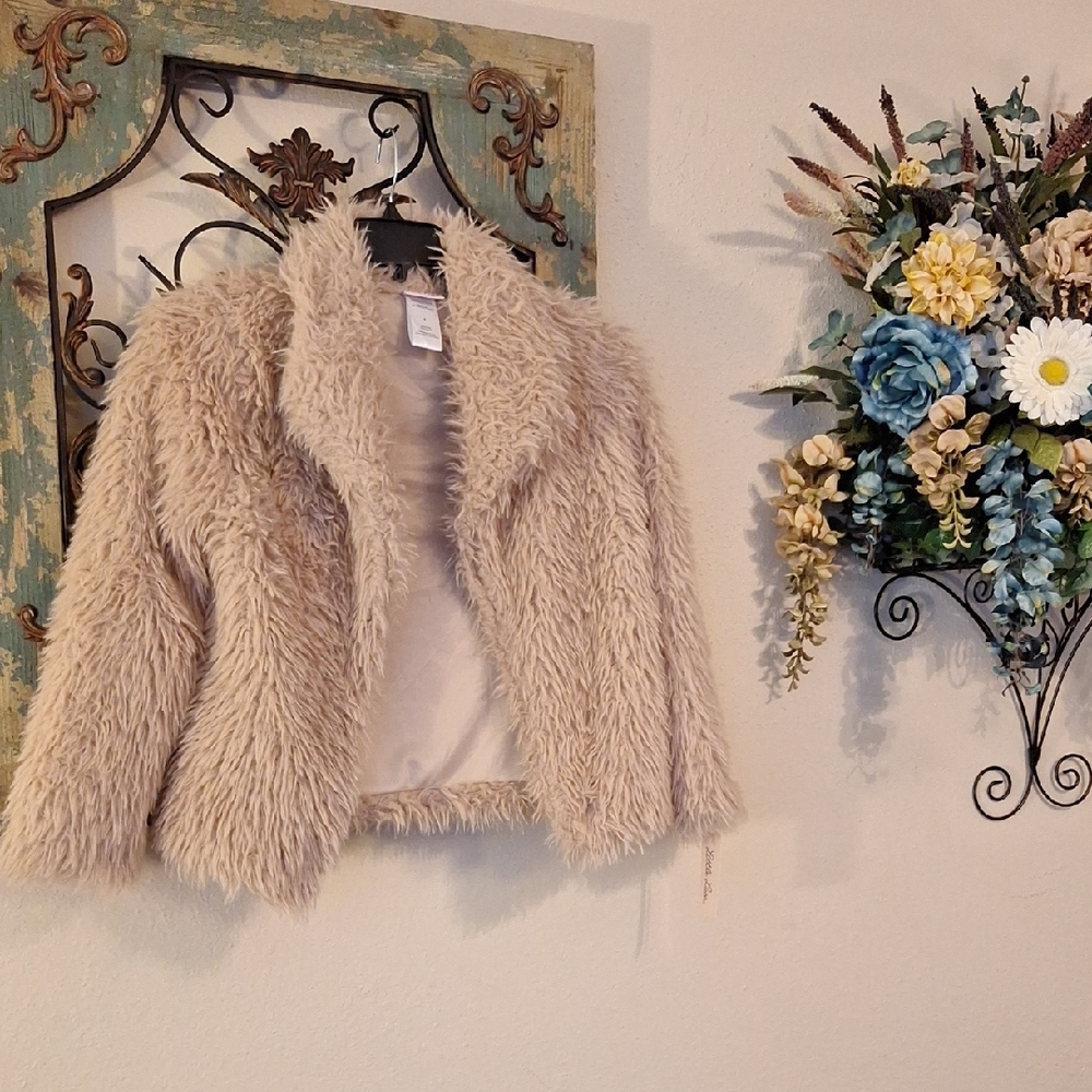 Little Lass Cream Faux Fur Cardigan. NWT Size Small - Picture 6 of 12
